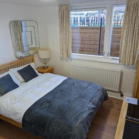 Beautiful Independent Apartment In London Uk Екстериор снимка